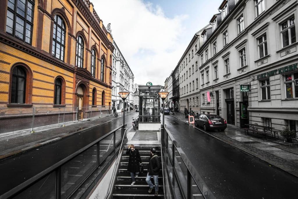 Private Apartment In The Center Of Berlin Bagian luar foto