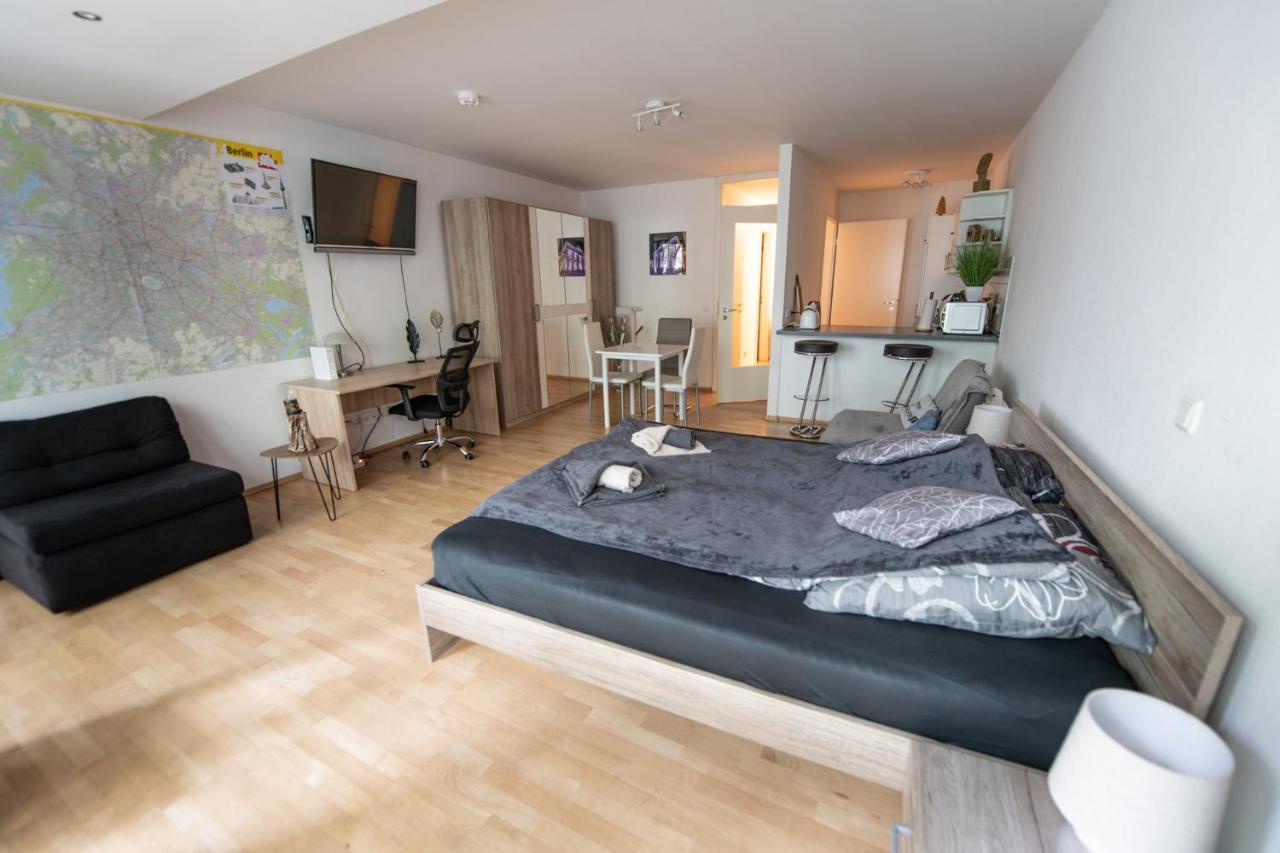 Private Apartment In The Center Of Berlin Bagian luar foto