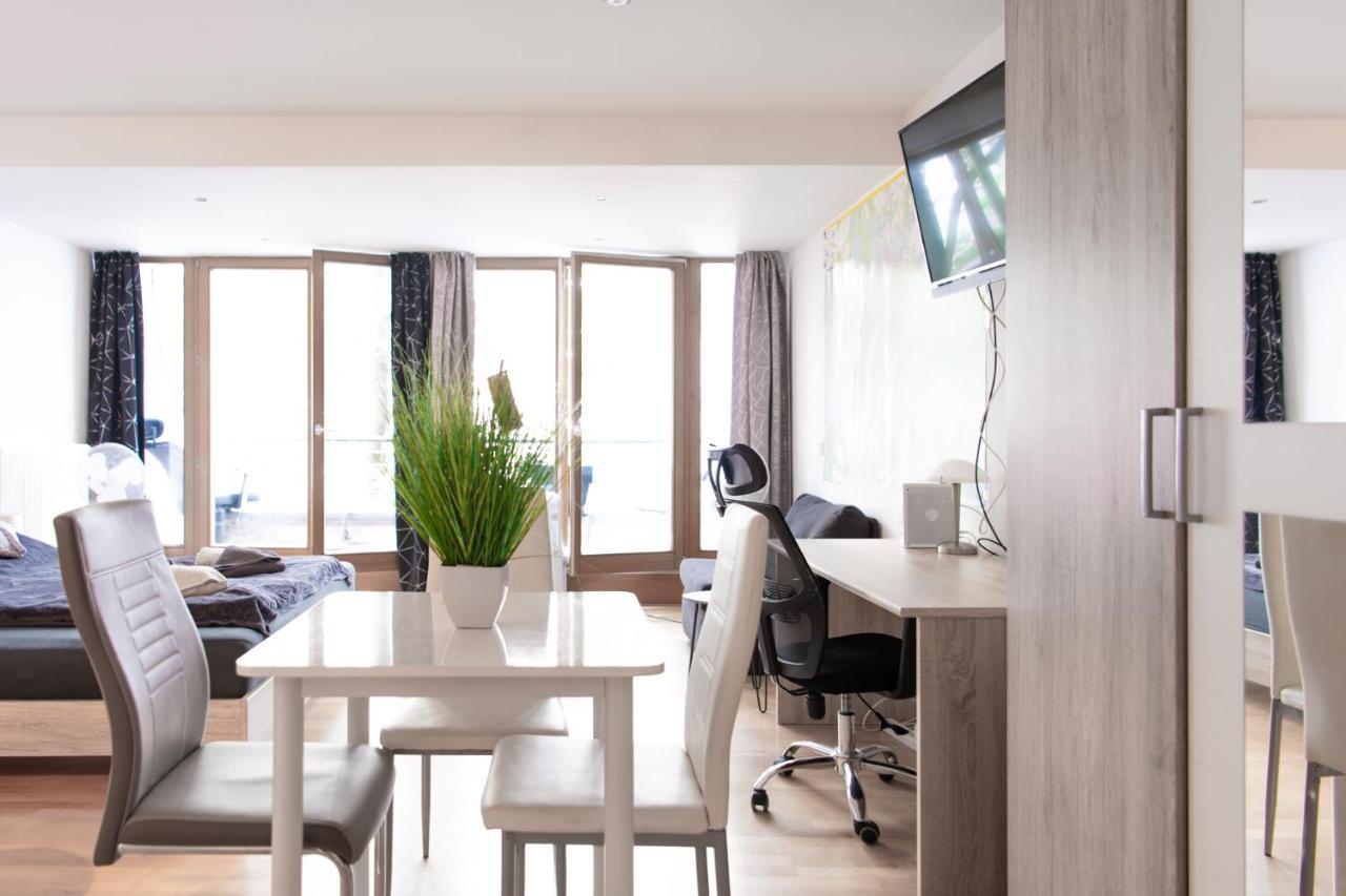 Private Apartment In The Center Of Berlin Bagian luar foto